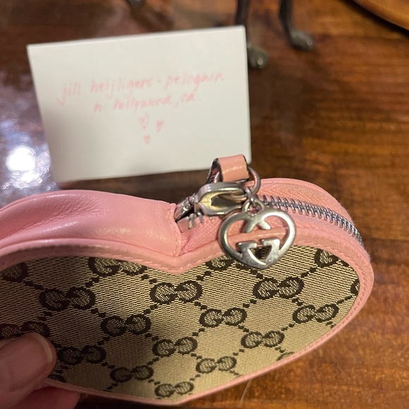 Gucci Heart-Shaped Coin Pouch / Wristlet / Micro Bag - Picture 9 of 15